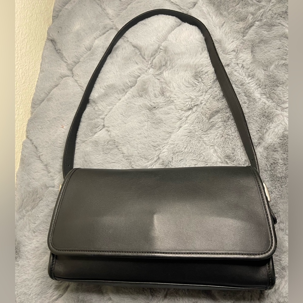 Coach Vintage Leather 9072 Andrea Flap Bag - black